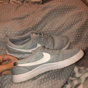 nike gray fashion shoes